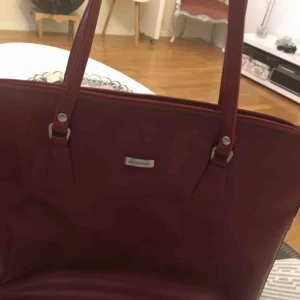  - Puccini shoulderbag knappt använd 