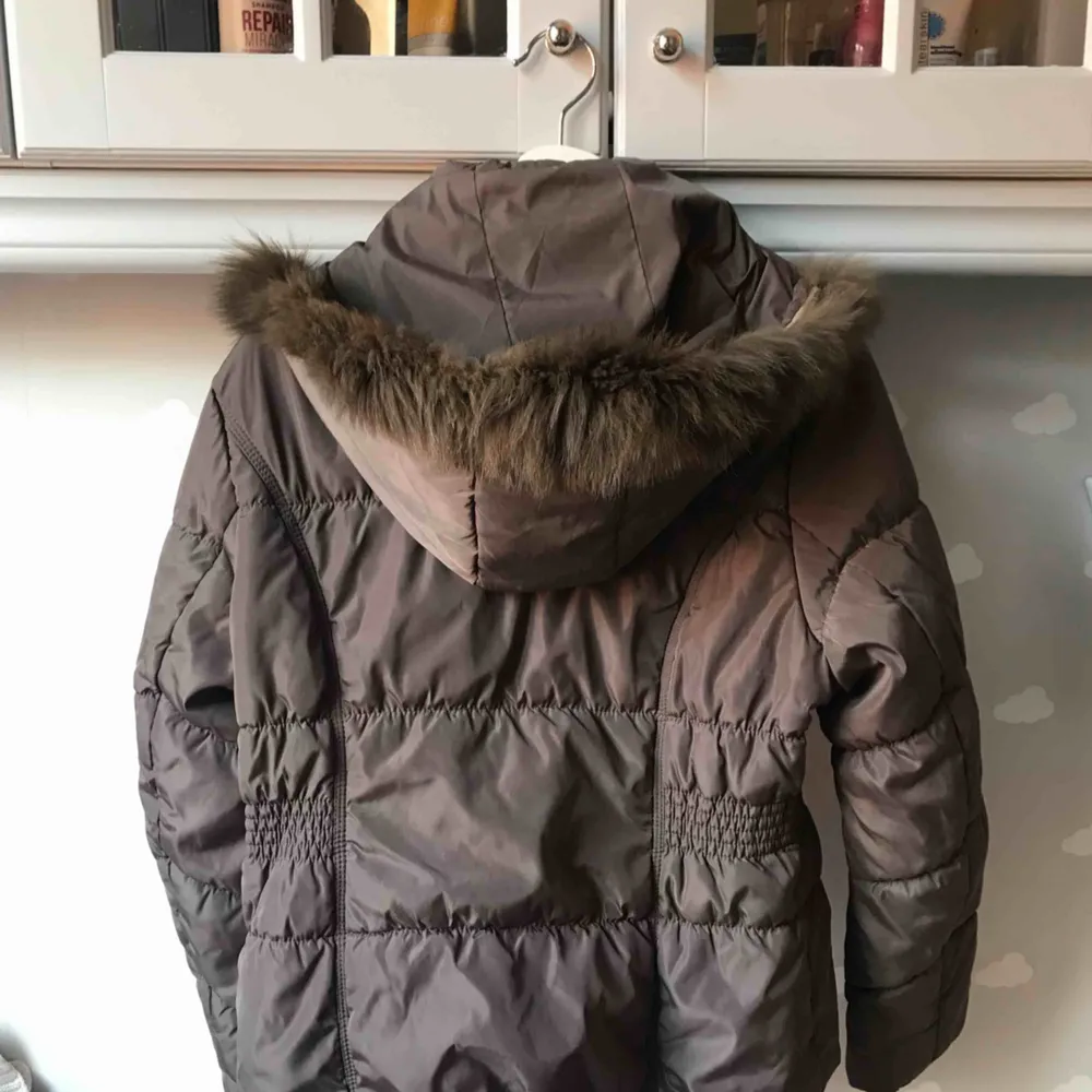 Super comfy and warm jacket, perfect for winter. Jackor.