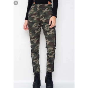  - Från JFR. Stretch i midjan. Sparsamt använda. 