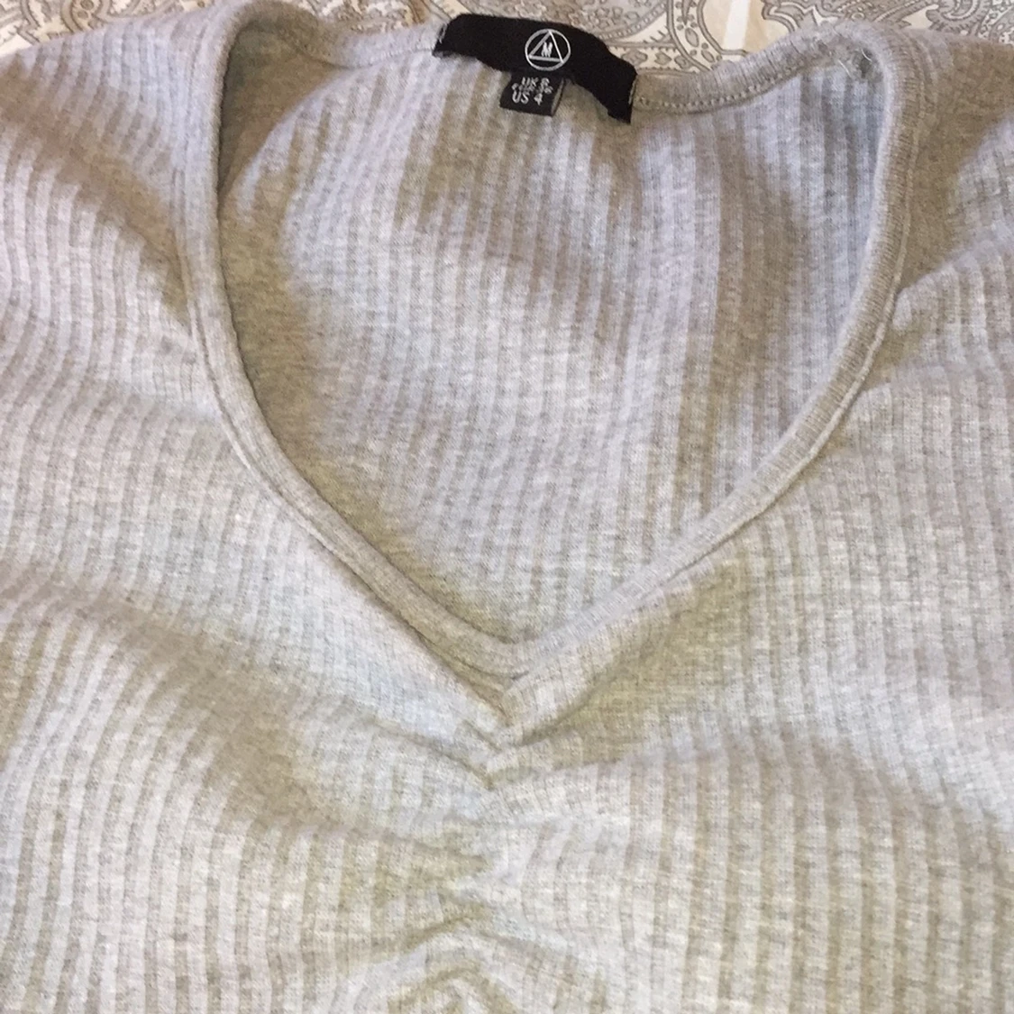 Grå tröja strl 36 - 91