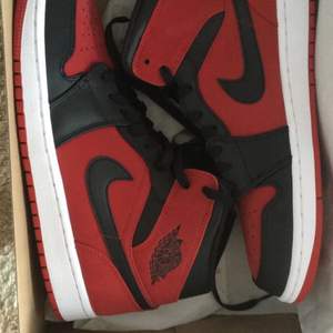 Jordan 1 mid 