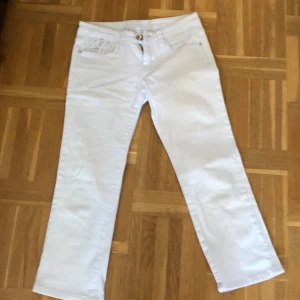 Jeans  - Fint skick men frakt ingår ej 