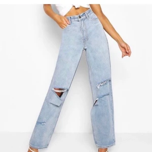 Boohoo jeans  - Fick hem mina jeans som jag beställde från boohoo. De var alldeles för stora för mig så säljer vidare dom nu. Har såklart prislapp och allt kvar! 200 * frakt
