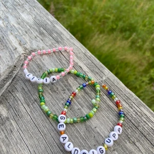 Pärlarmband - Söta pärlarmband, valfri text eller utan text om det önskas!