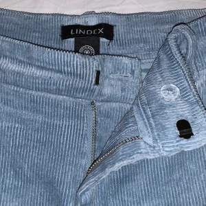 Byxor från Lindex - Storlek 36, sitter bra på S och M 