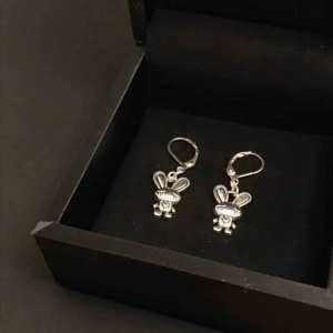  - Handgjort örhänge 🌟 (+ frakt 9kr) 