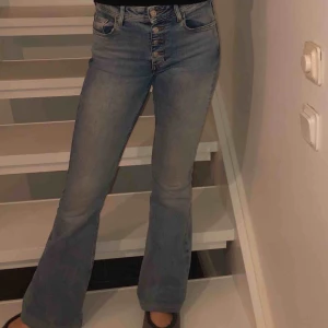  - Superfina bootcutbyxor från Zara. Inköpta förra året och sparsamt använt!