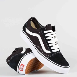  - Använda ett fåtal gånger, nästan som nya 