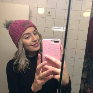  - Hotpink mössa. Varm o bekväm! 