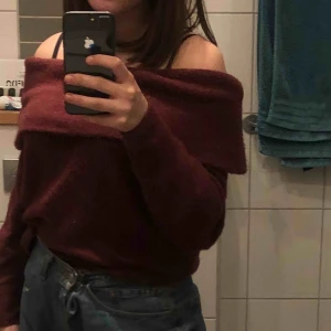  - Röd off shoulder tröja från HM! Fri frakt
