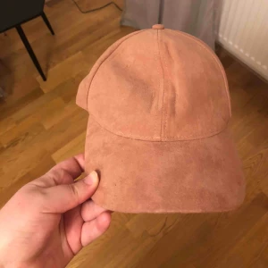  - Keps i rosa sammetstyg 🥰