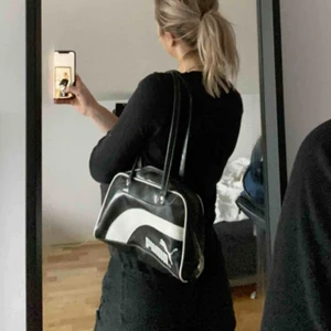  - Handväska ifrån puma fett jävla snygg