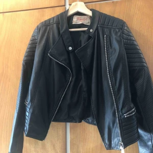  - Fake skin jacka 