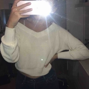  - Jättefin vit stickad tröja ifrån ginatricot