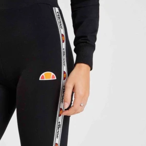  - Säljer 2 st ellesse cykelbyxor i storleken 40 och 42. MEN som 38 och 40 utan tvekan. Oanvända så säljer för 150 kr st. 