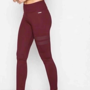  - Stronger tajts  Bara prövade, säljs för fel storlek   Fraktar gärna men står ej för frakten  Tar swish  Nypris: 799kr