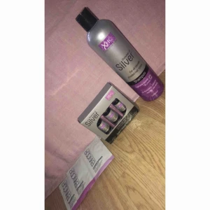  - helt oanvända & oöppnade silverschampon och balsam. från BYNOOR och XHC. allt för 100 💜