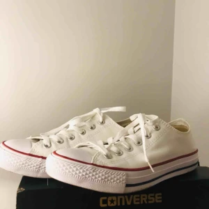  - Converse, nästan nya använda två gånger. Basic OX Unixes modell! 