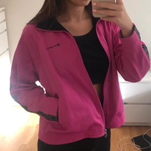 Champion tröja - rosa zip-tröja från champion köpt på humana! storlek s och knappt använd