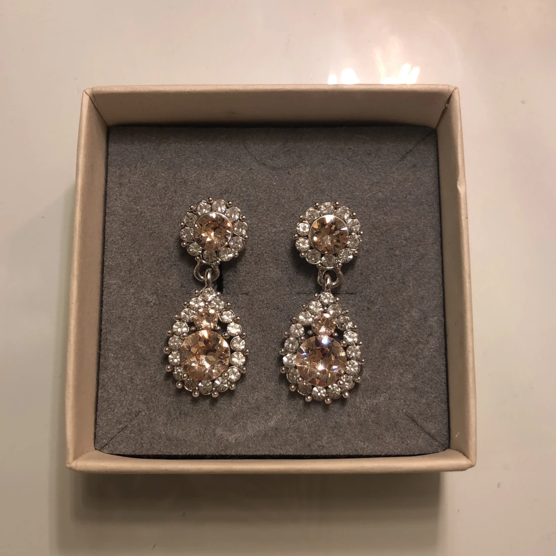 Lily and rose örhängen 