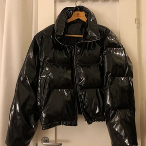 dun lackjacka, felfri - lackjacka från ABC, org pris 2300kr, helt felfri, tjock och varm, 