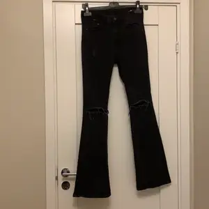 H&M jeans Flare High waist svarta 