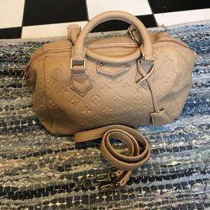 Väska fejk liv bowlingbag med axelrem pris 60 sek
