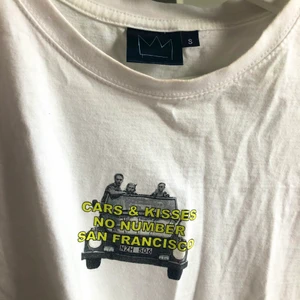 Hov1 T-shirt  - Hov1 Cars & kisses t-shirt. Knappt använd. Storlek S.