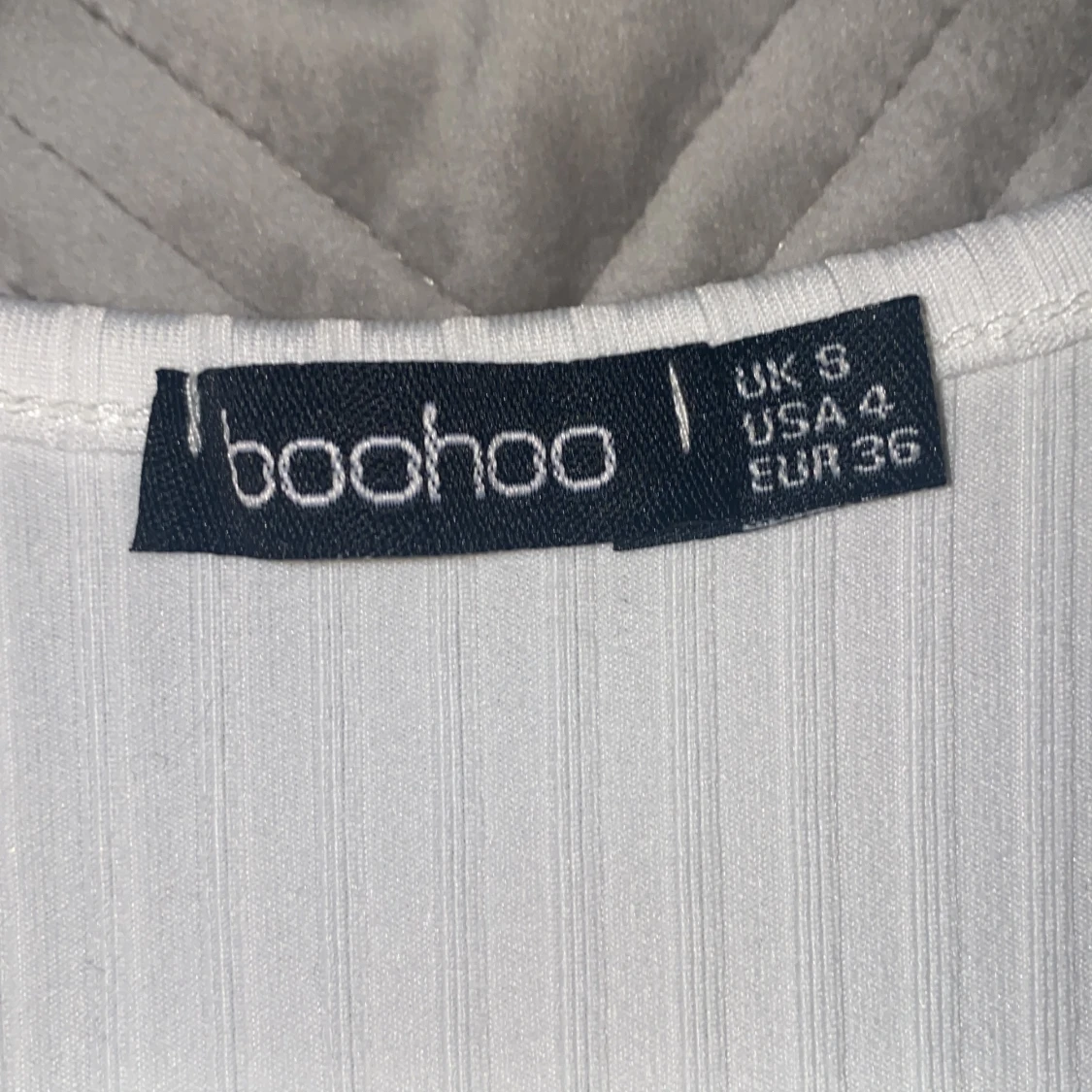 Boohoo vit tröja - 90