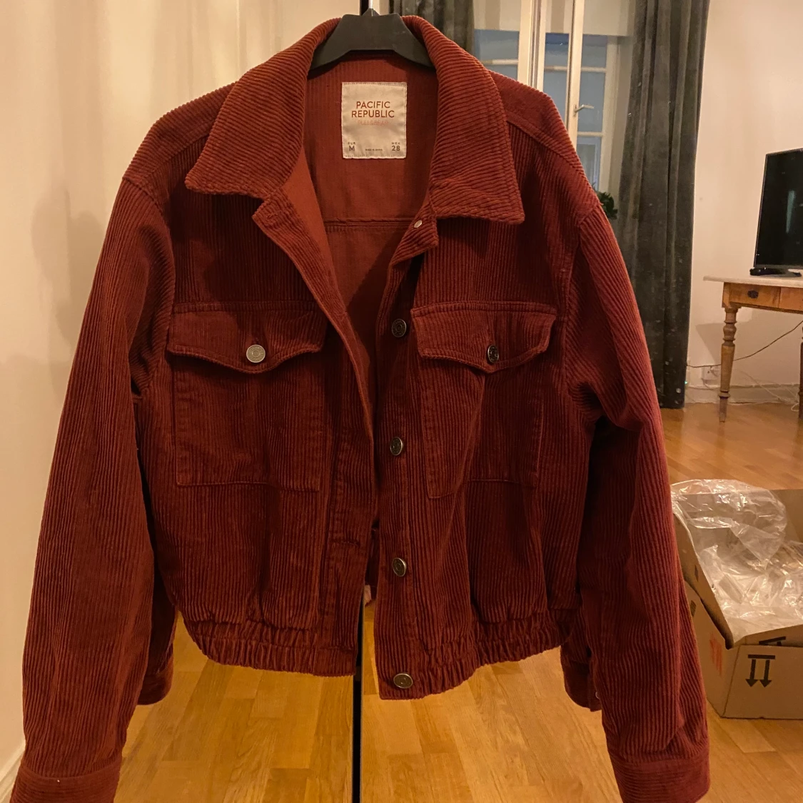 Vinröd manchesterjacka  - 90