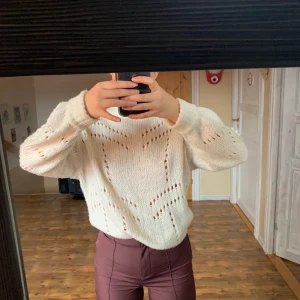 Stickad tröja - 80kr  - Säljer denna stickade tröja ifrån Gina tricot i storlek s! Härlig och skön tröja men säljs pga för lite användning, 80kr + frakt🦋