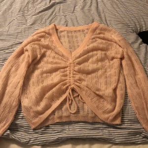 En hålig tröja - En jätte fin koral rosa tröja från shein använd kance 5ggr st s (du står för frakten)❤️