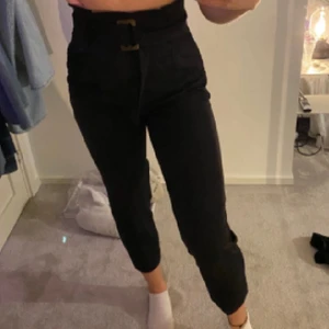 Kostymbyxor - Kostymbyxor från Gina Tricot! Svarta. Superskönt material. 