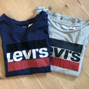 Levi's t-shirts - T å styckna levi's tishor, sparsamt använda. 125kr för båda, annars 75kr/st