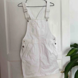  - Jättefin! Kommer tyvärr inte till användning :(( Köparen står för frakt🌍 Vill bli av med allt så fort som möjligt så kolla gärna in mina andra annonser också🥰