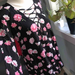  - Superfin sommar klänning från Forever 21. Köpt för 2 år sedan i usa men aldrig använd då den är lite för liten.