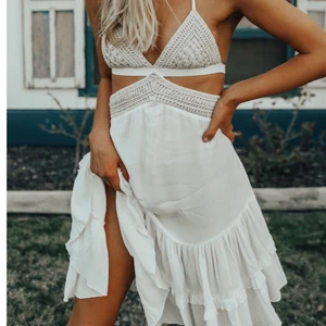 Boho klänning  - Fantastiskt fin Boho klänning från Koleha helt oanvänd strl S/M, nypris 900! Säljes pga för liten -  mötes i Sthlm innerstad/söder ut annars står du för frakt 