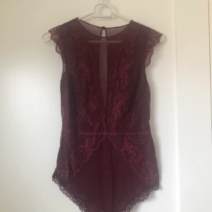 Spetsbody  - Stretchig body 