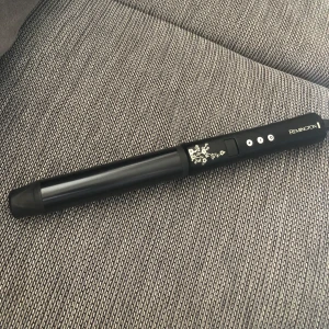 Locktång  - Locktång från remington, ger superfina lockar. Använd ett fåtal gånger 🌸