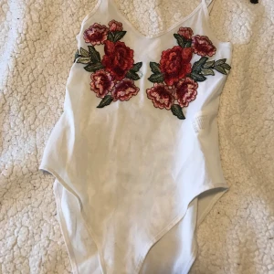 Body - En jätte fin body, knappt använd! Storlek 34