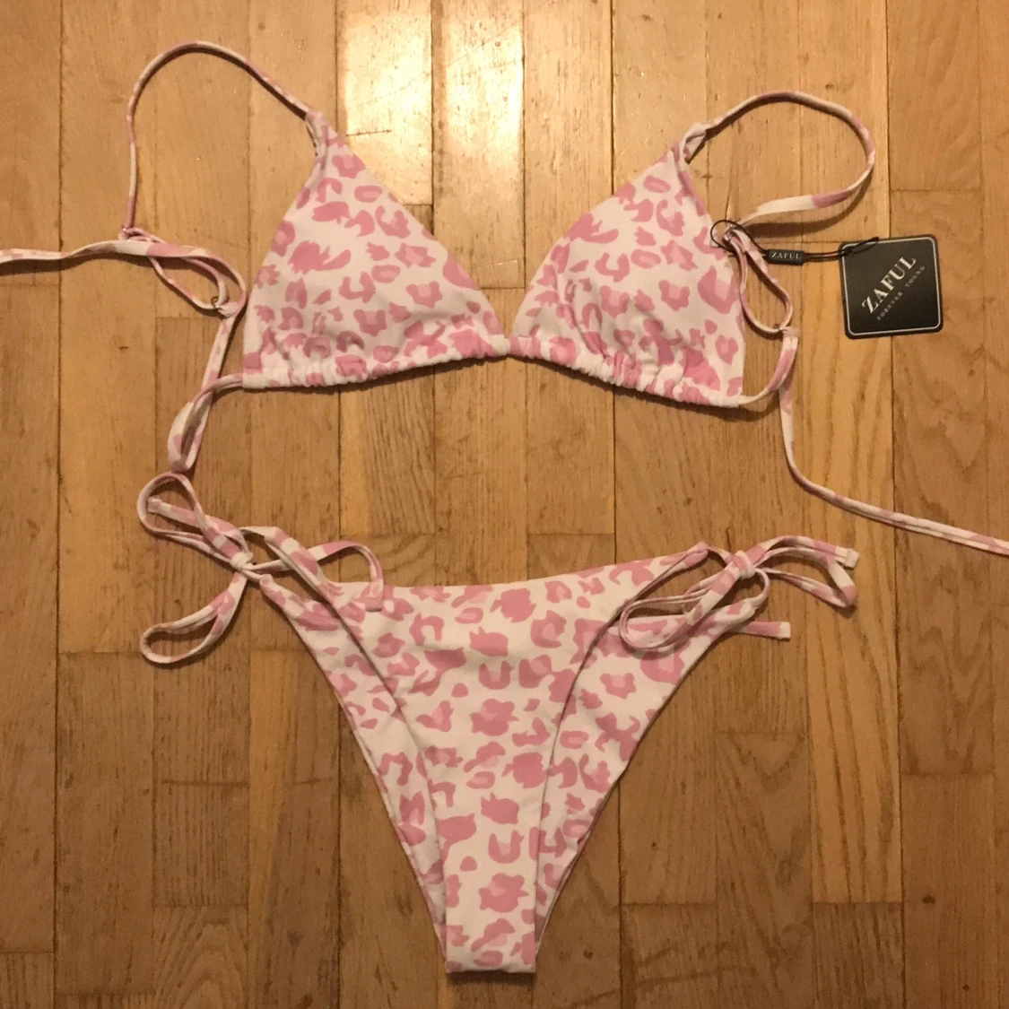 Vit rosa leopard bikini
