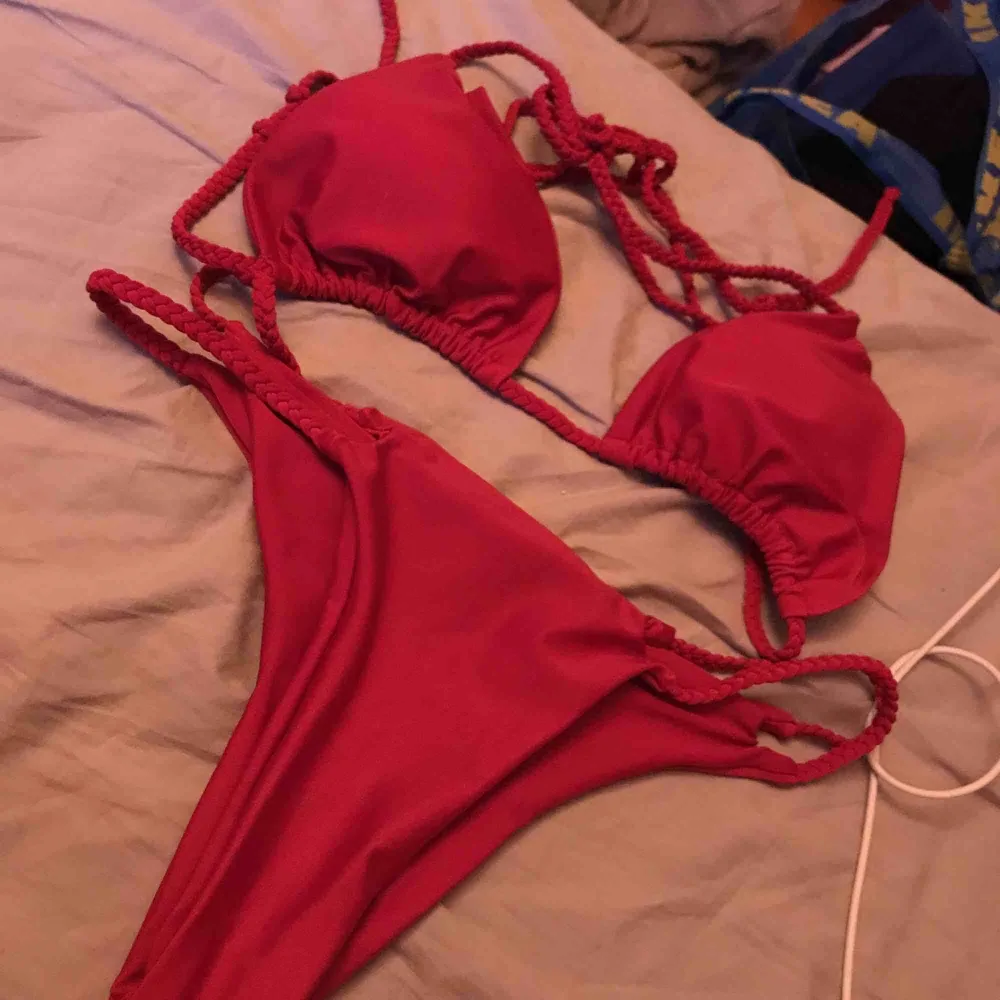 Bikini från Zaful, rosa\röd. 200kr plus frakt. Högmidjade trosor.. Övrigt.