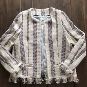  - Garderobsrensning pga flytt.  Kavaj/jacka från lexington. Väldigt fint skick.