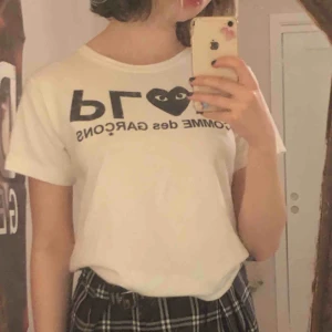  - comme des garcons tshirt, inte äkta. Frakt ingår ej