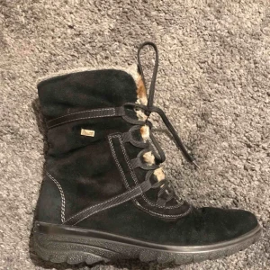  - Fodrade rejäla vinterskor, perfekta i kylan!  