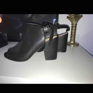  - Aldrig använda, 5 cm höga.  