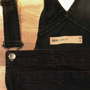  - Hängselbyxor från asos!