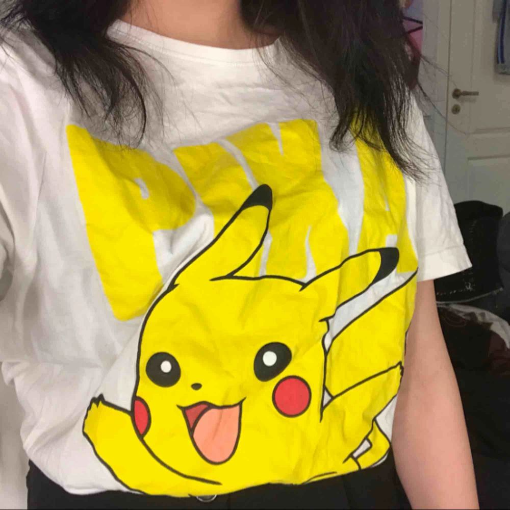 Pikachu T-shirt inköpt på gamestop. T-shirts.