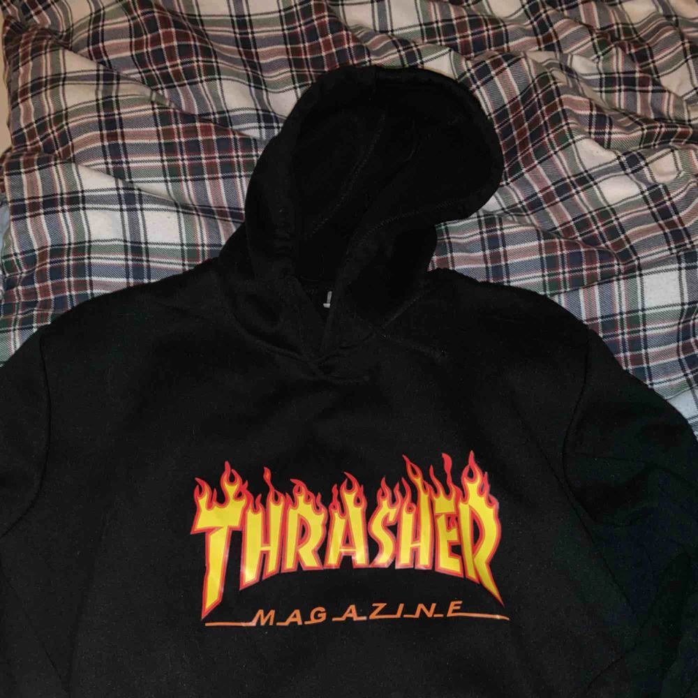 Fake thrasher hoodie i S herr | Plick Second Hand