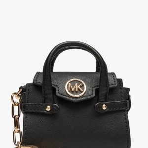 Mikael Kors handväska - Helt nytt mini Mikael Kors, oöppnad. Kan ha airpod och kort i. Gratis frakt 